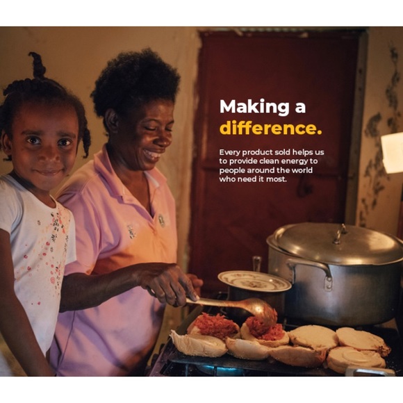 MPOWERD Luci Base: All-in-One Solar Inflatable Light + Phone Charger - Picture 11 of 13